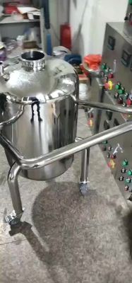 Tanque de armazenamento de mistura líquido industrial da cerveja/álcool/bebida/vinho do tanque de China usado no alimento, Pharma